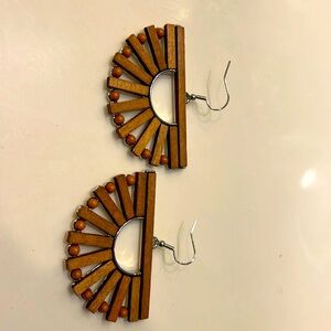 Hook wood earrings